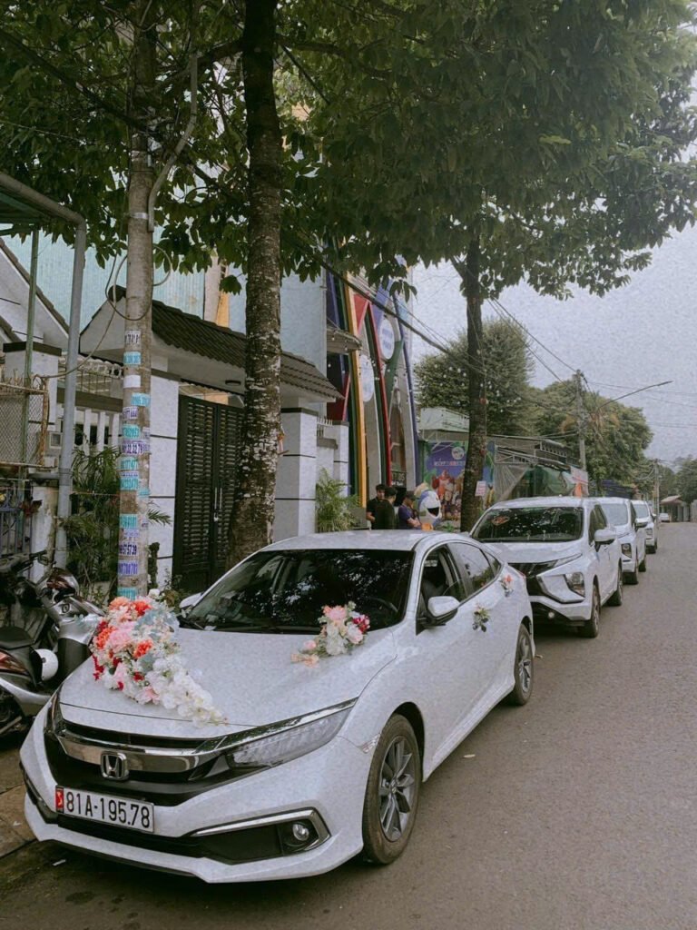 Xe cưới rước dâu tại Pleiku