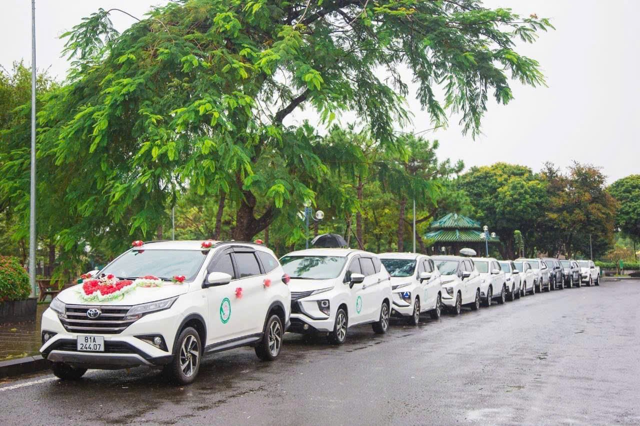 Thuê xe cưới Pleiku với xe rước dâu sang trọng, trang trí hoa cưới chuyên nghiệp, phục vụ đám cưới tại Gia Lai