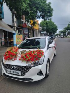 Bảng giá thuê xe cưới Pleiku 2026 cập nhật mới nhất cho xe cưới 4 chỗ và 7 chỗ tại Gia Lai