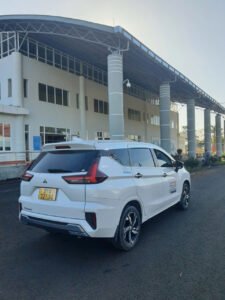 So sánh taxi, xe hợp đồng và xe khách để lựa chọn phương tiện di chuyển phù hợp