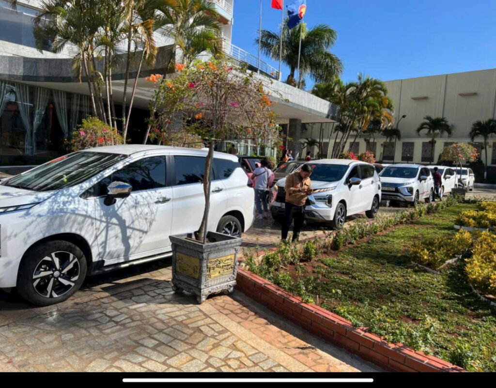 Xe cưới rước dâu tại phường Diên Hồng, Pleiku